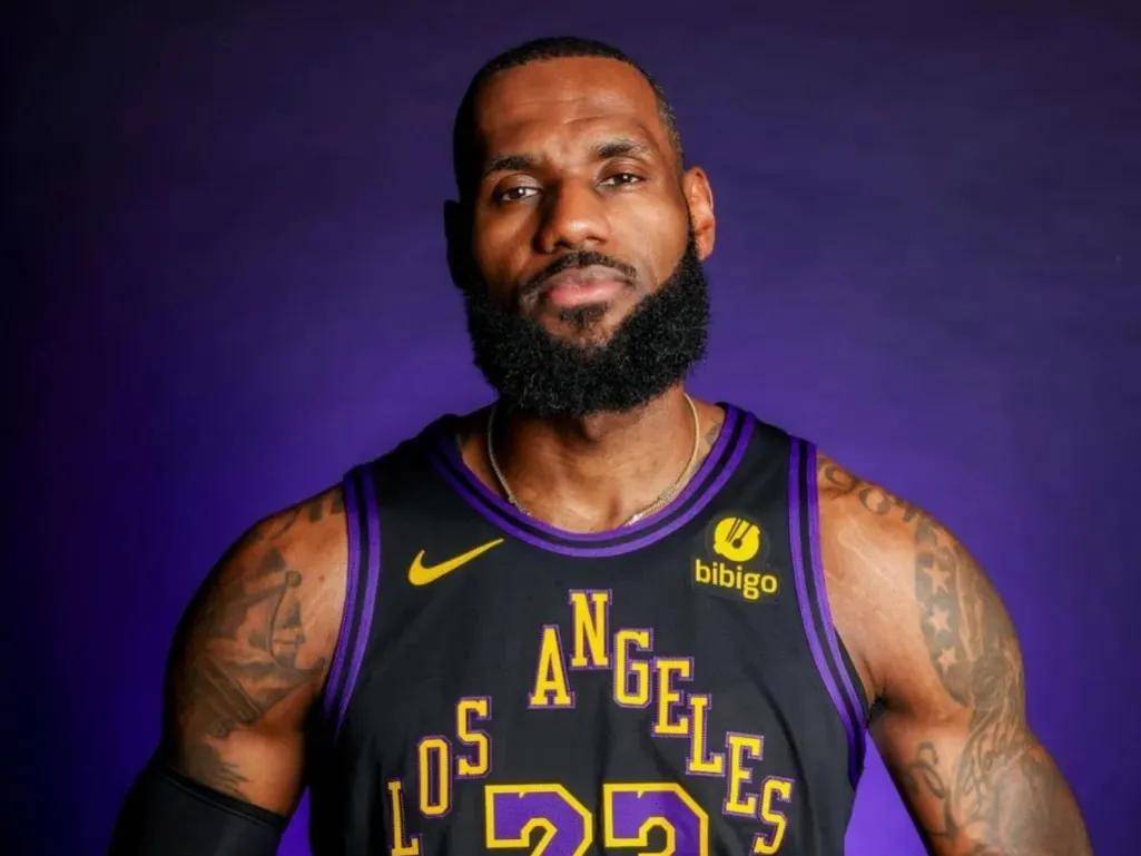 开云体育-包含詹姆斯迎来十五赛季出色发挥，皇家马德里观众热烈欢呼！的词条