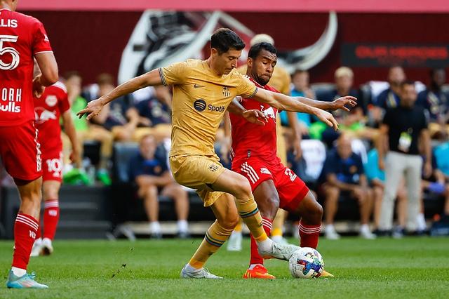 kaiyun-莱万多夫斯基连续十场比赛得分超过问鼎冠军，澳大利亚队挑战极限！的简单介绍